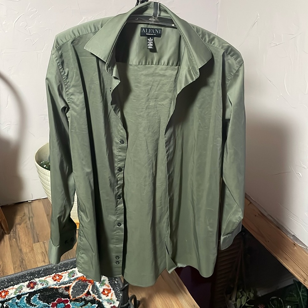 🔴Alfani medium regular fit button up